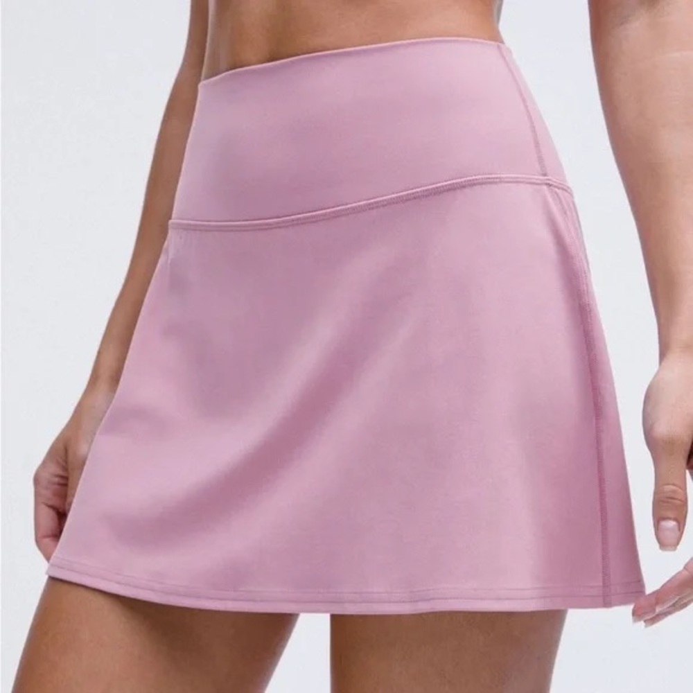 Lululemon Athletica pink skater skirt EUC size 6